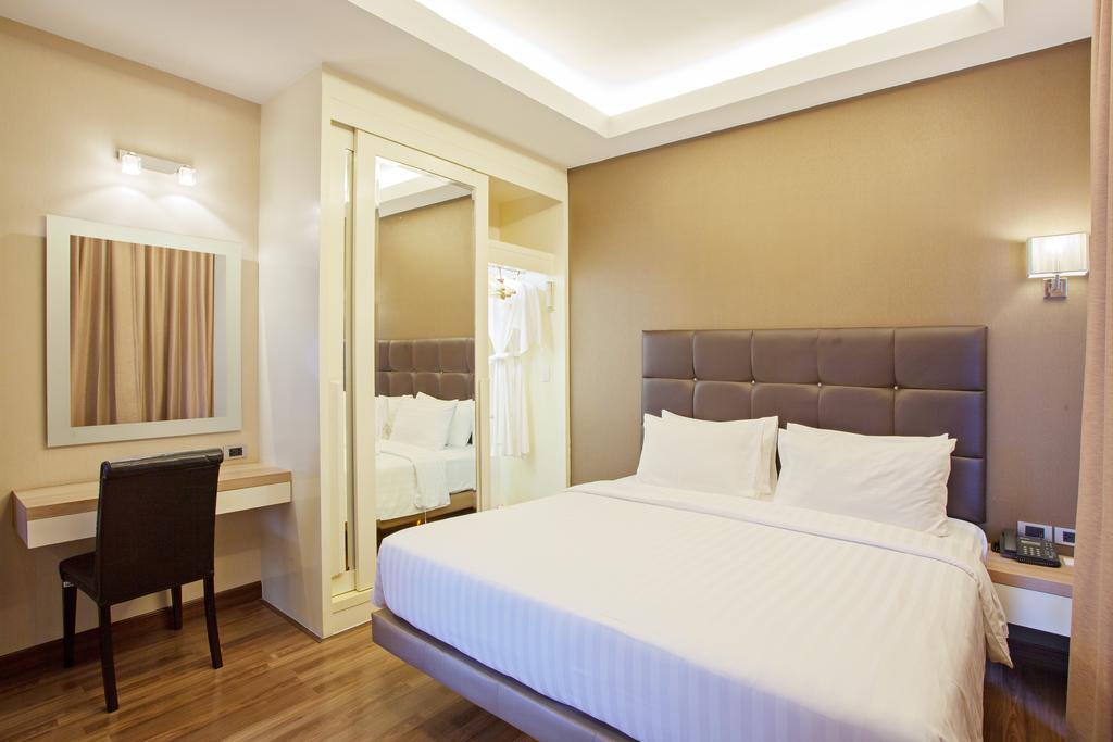 V Residence Банкок Екстериор снимка