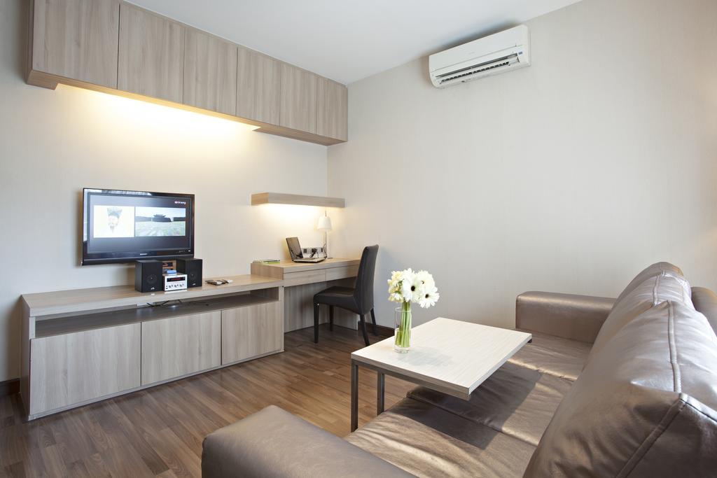 V Residence Банкок Екстериор снимка