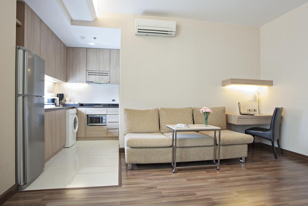 V Residence Банкок Екстериор снимка