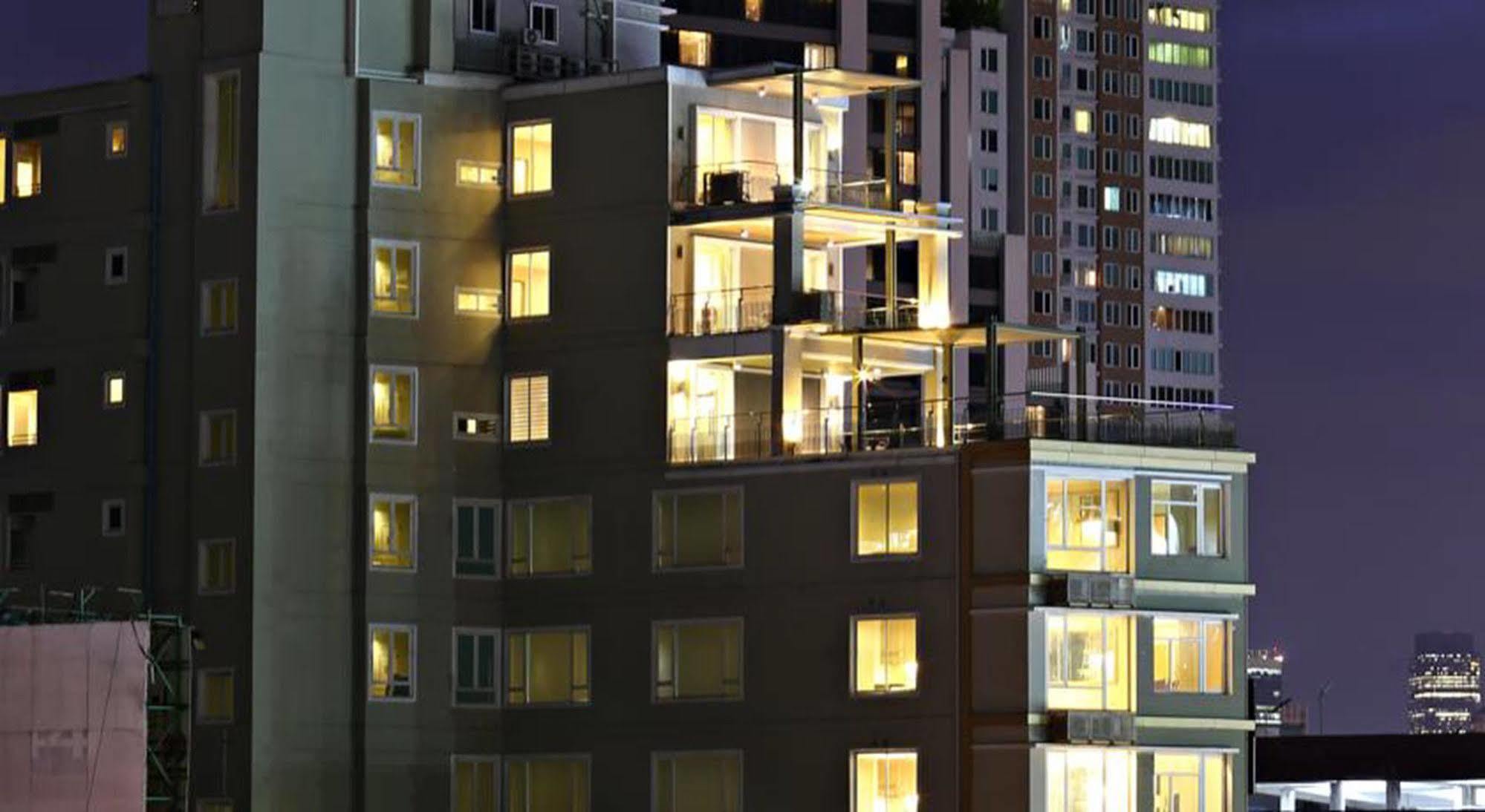 V Residence Банкок Екстериор снимка