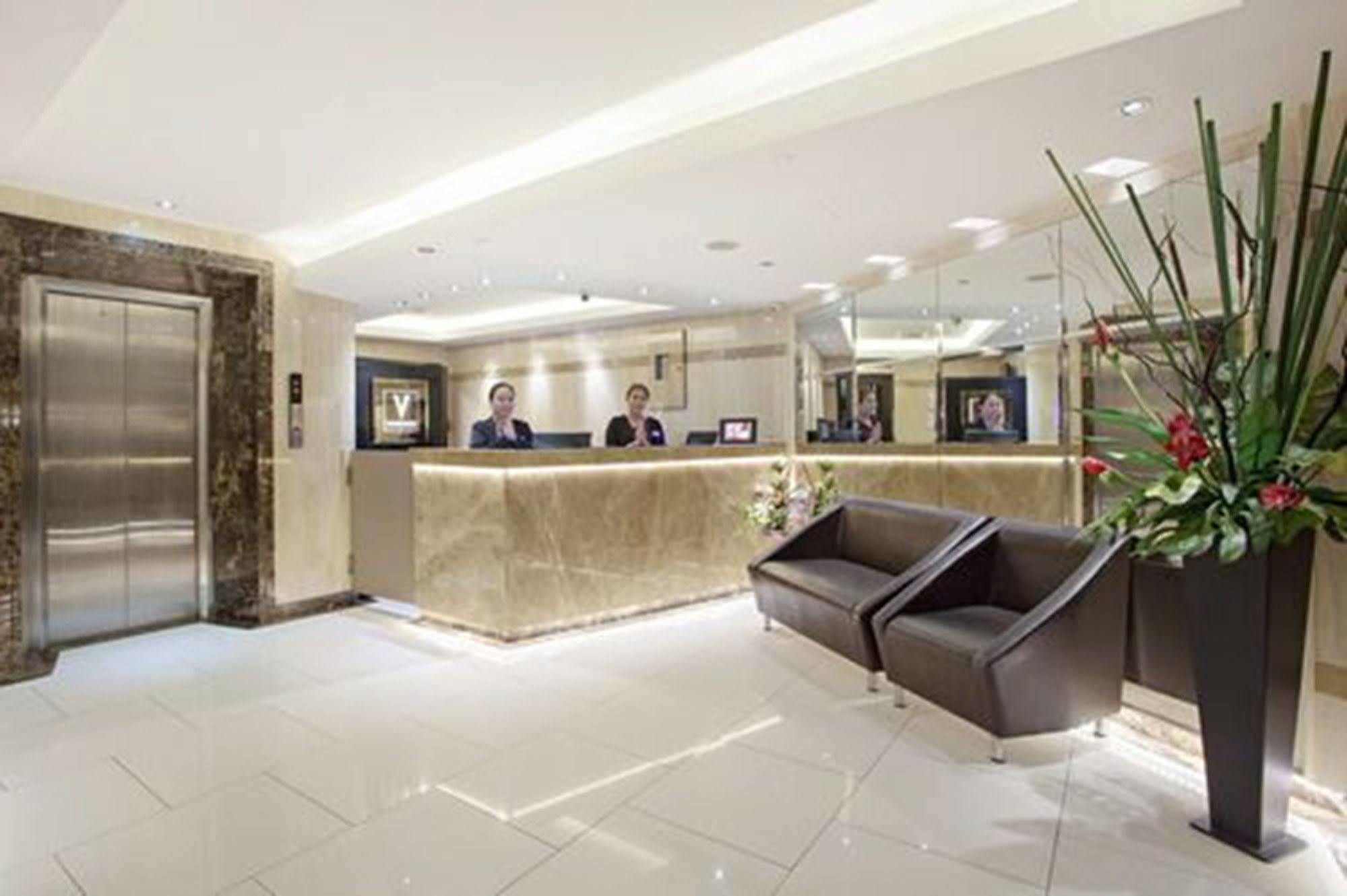 V Residence Банкок Екстериор снимка