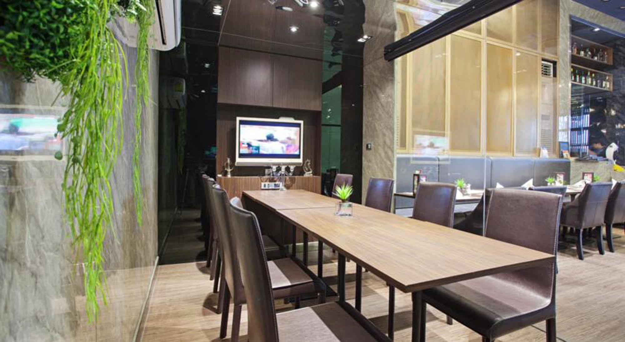 V Residence Банкок Екстериор снимка