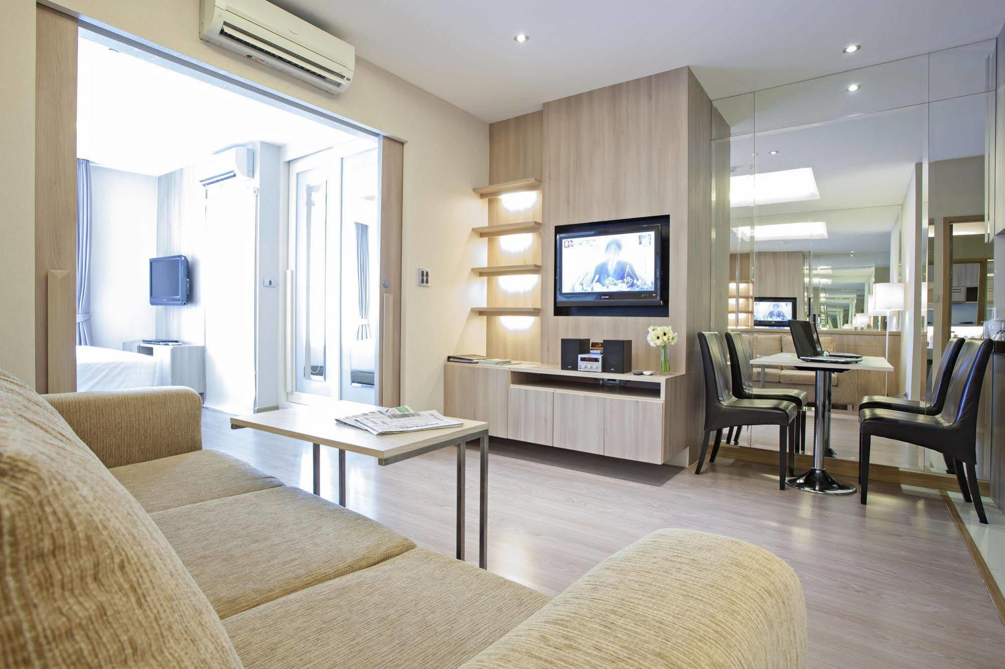 V Residence Банкок Екстериор снимка