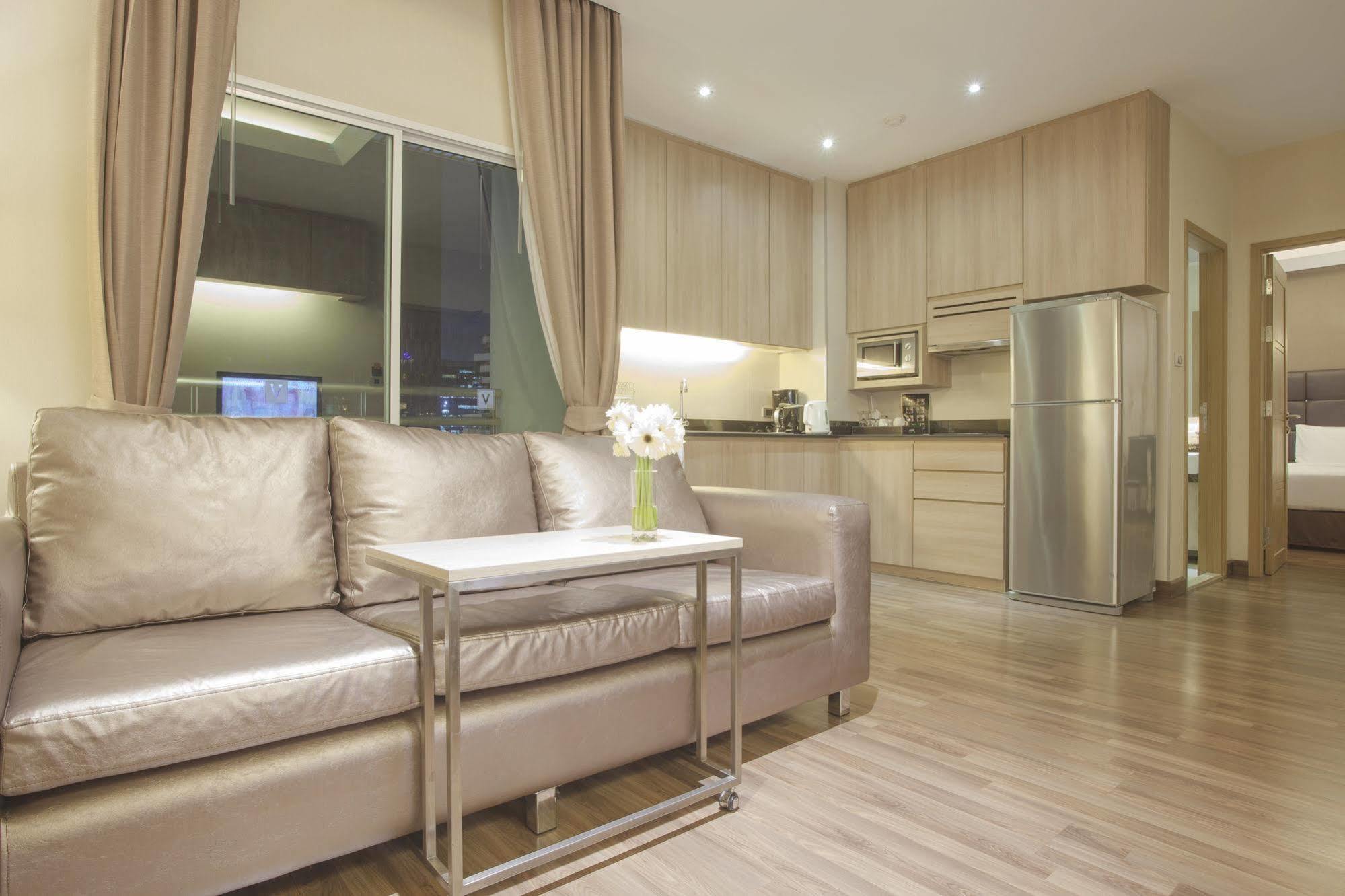 V Residence Банкок Екстериор снимка