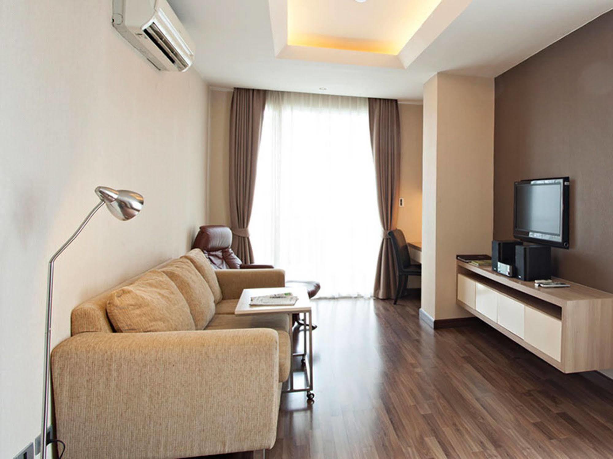 V Residence Банкок Екстериор снимка