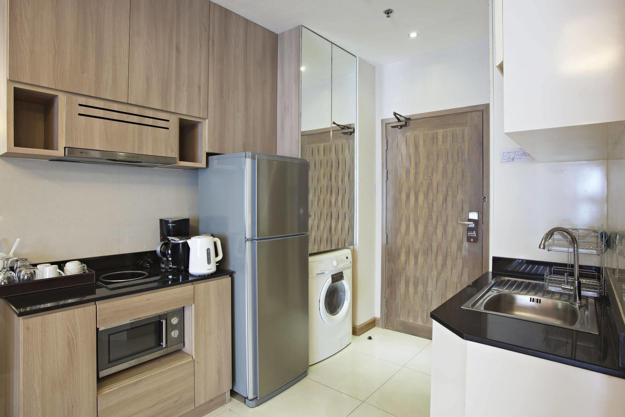 V Residence Банкок Екстериор снимка