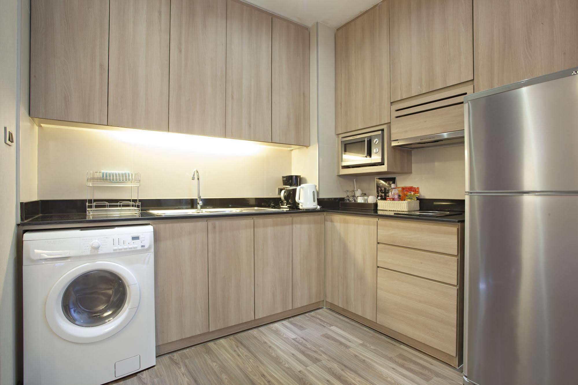 V Residence Банкок Екстериор снимка