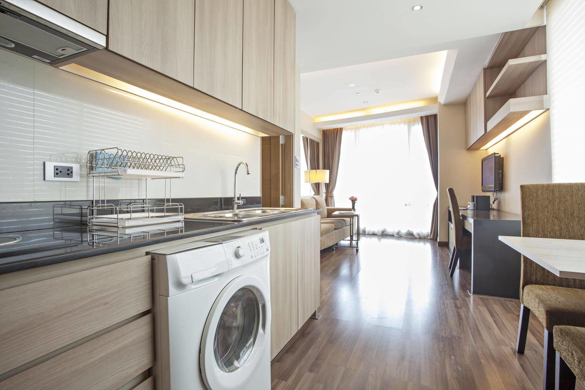 V Residence Банкок Екстериор снимка