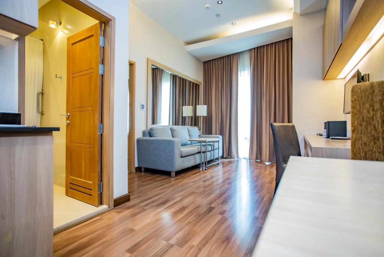 V Residence Банкок Екстериор снимка